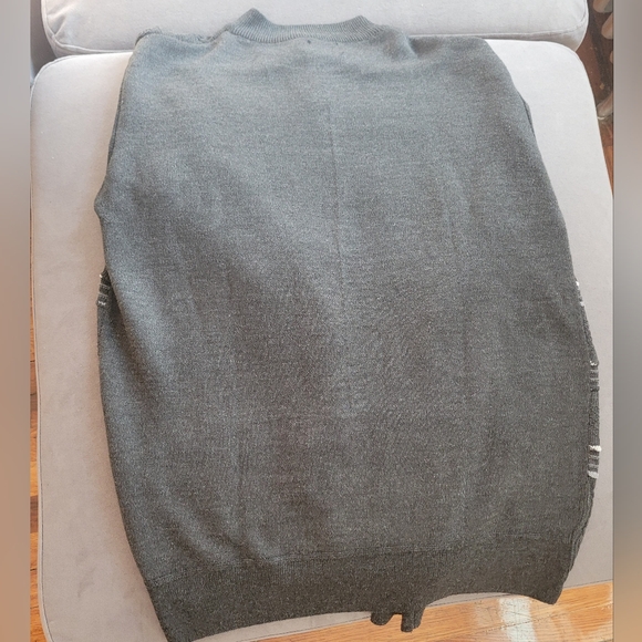 Sweater - Picture 4 of 6